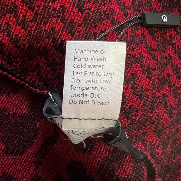 NWT Ming Wang Women's Poncho Sweater Red Mixed Print Wrap  One Size - Picture 10 of 11